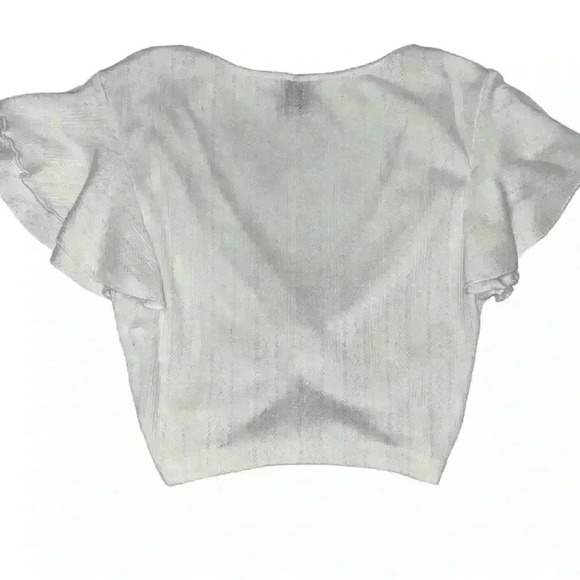 White ruffle sleeve crop top
By Shein Size: XS - Picture 2 of 5
